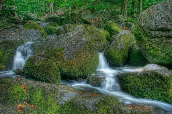 Wasserkaskade am Wasserfall HDR-Bild - Dndalen, Bornholm, Dnemark, Europa